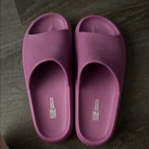 32 Degrees Purple Comfort Slides
